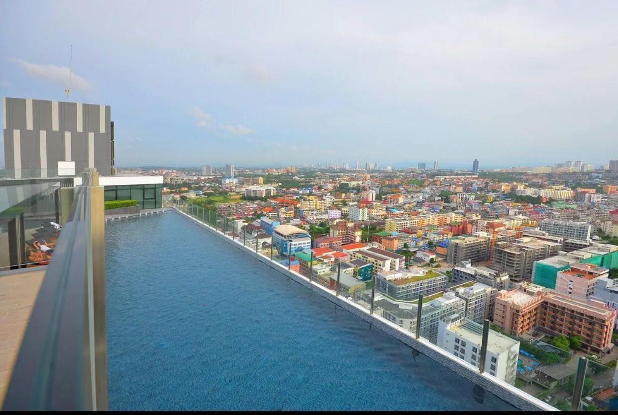 The Base Central Pattaya Seaview Екстер'єр фото