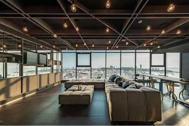 The Base Central Pattaya Seaview Екстер'єр фото