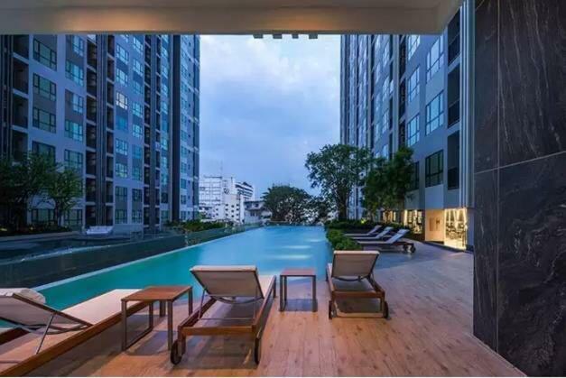 The Base Central Pattaya Seaview Екстер'єр фото